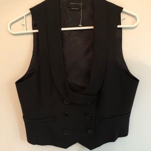 BCBG slvless Vest